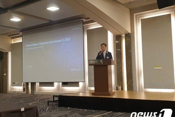 “전기차 배터리 가격 2025년까지 오른다…주요 원자재價 강세 지속”
