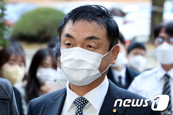 김건희 명의 계좌서 주식 매도, 증권사 직원 “내가 했다” 증언
