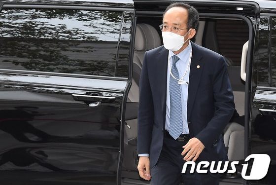 추경호 “스태그플레이션 아니지만 엄중…당분간 물가↑압력 지속”
