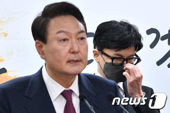 ‘한동훈 법무장관’ 카드 꺼낸 尹…검수완박 정면승부 걸었다