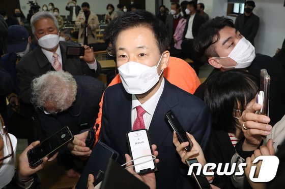 박근혜 측근 유영하 가세로 대구시장 선거전 ‘시계제로’…누가 유리할까