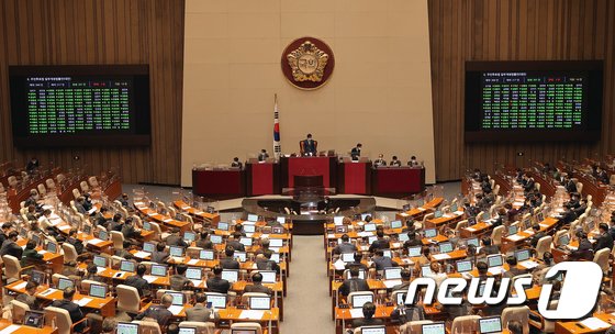 “맹견 사육시 시·도지사 허가…동물학대자에 최대 200시간 상담치료”