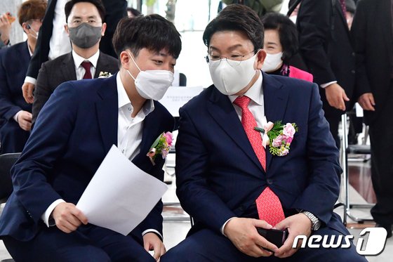 민주당 “검수완박” vs 이준석 “그럼 지민완박…지방선거 민주당 완전 박살”