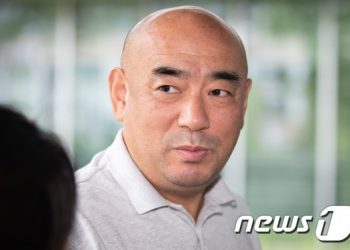 “페북·인스타 천하인데 누가 싸이월드를 쓰겠냐고요?”