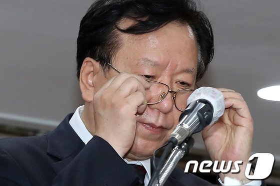 해명에도 ‘정호영 리스크’ 일파만파…’40년 지기’ 尹의 선택은