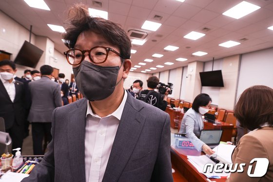 ‘허둥지둥’ 국민의힘, 민주당에 ‘속수무책’…尹정부 출범 앞두고 ‘오점’