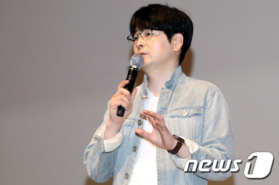 탁현민 “尹 취임식 비용 33억원, 靑떠난 뒤 조목조목 짚고 가겠다”