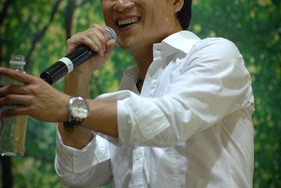 ‘김건희 저격 논란’ 안치환, 尹 당선 소회 담은 신곡 발표…”유아 낫 얼론”