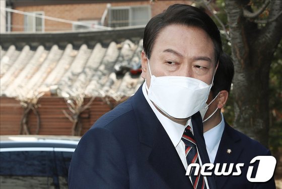 尹·인수위 한달 ‘긍정’ 45.4%·’부정’ 40.9%…한덕수 적절 50.8%