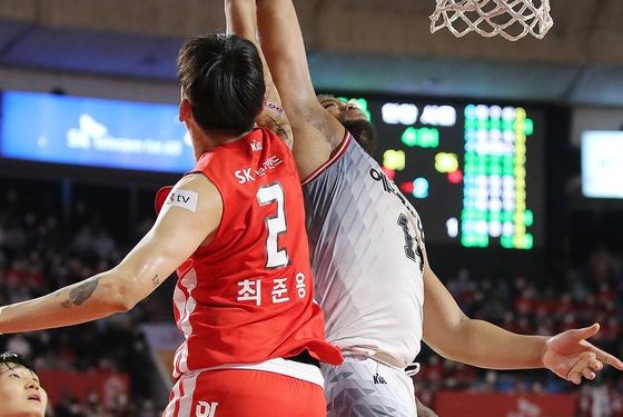 SK에 일격 당한 KGC, 2차전 열쇠는 스펠맨·변준형이 쥐고 있다
