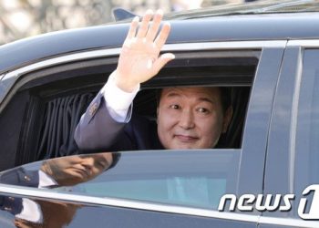 윤석열 대통령이 탄 ‘방탄 에쿠스 리무진’…朴·文도 이용