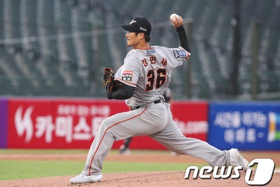 장민재 “현진이형 경기보고 동기부여…잘 던지면 연락하라고”