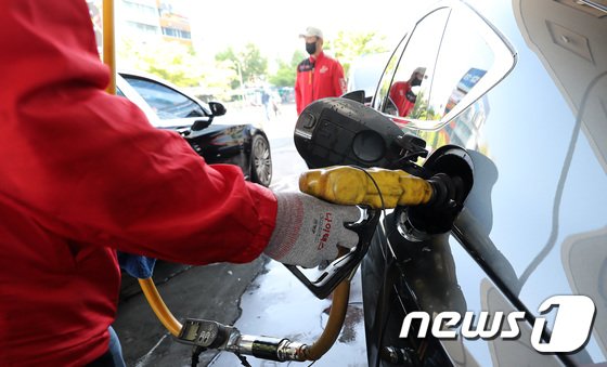 치솟는 물가, 탈출구도 없다…’월 5%, 연간 4%’ 현실화되나