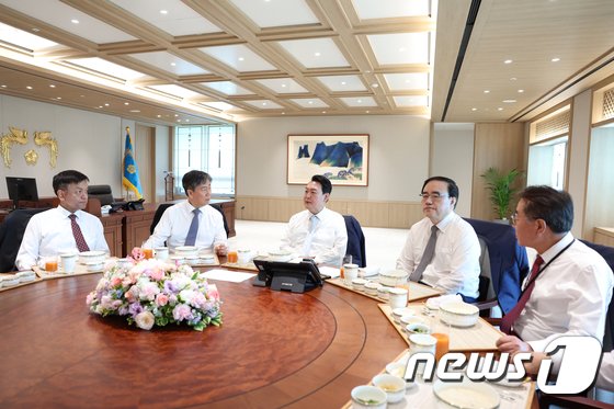 ‘자유’ 35차례 尹 취임사에 통합·소통 ‘0번’…여소야대 파고 어쩌나