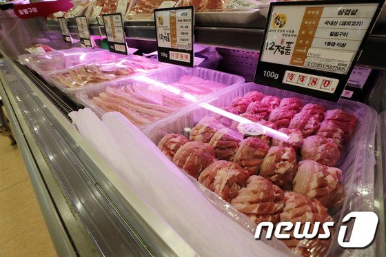 “삼겹살에 소주 한잔하니 7만원, 외식하고 후회”…2차 생활물가 ‘쇼크’