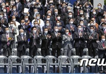 삼성·현대차·롯데·한화, 새 정부 출범 맞춰 600조 ‘투자 보따리’ 풀었다