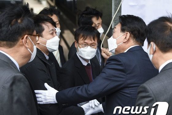 尹대통령 만난 이준석 “인사 논란, 결단해달라”…尹, 정호영 고심