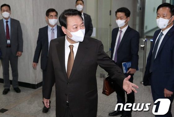 청문보고서 재송부도 특검 임명도 공개 않고 ‘쓱’…尹의 소통 현주소