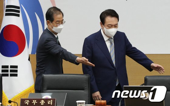 “총리 임명 며칠 됐다고”…尹대통령, 윤종원 두고 ‘책임총리제’ 딜레마