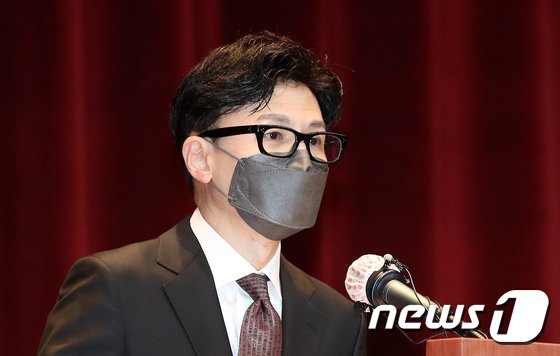 한동훈 임명에 정국 안갯속…여야 한덕수 표결 앞두고 전면전 돌입