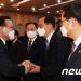 尹정부 장관들도 환송…떠나는 김부겸 “민주주의 성숙 보여줘”