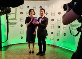 ‘저주토끼’ 정보라, 부커상 불발에도…”해방감·안도감 들어”