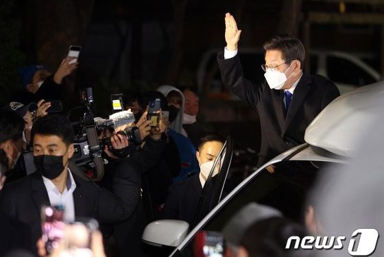 이재명 6·1 보궐선거 출마, 이번주 가닥…비대위가 팔걷는다