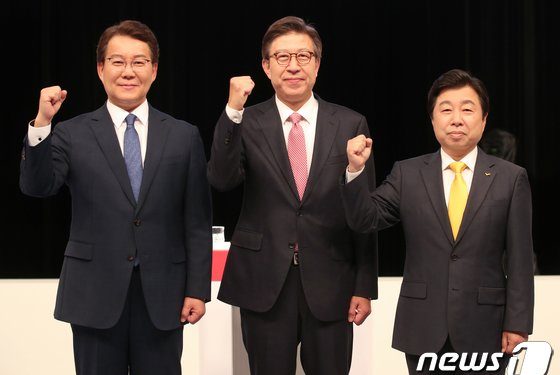 변성완 “행정 너무 몰라” vs 박형준 “혁신 리더십 부족”…부산시장 토론회