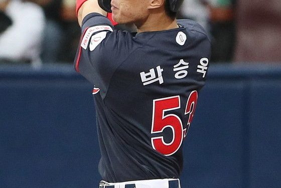 ‘데뷔 첫 끝내기 안타’ 박승욱 “말로 표현 못할 만큼 벅찬 감정”