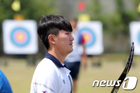 ‘고교 궁사 돌풍 계속’ 김제덕, 월드컵 남자부 예선 1위…여자부 1위는 최미선