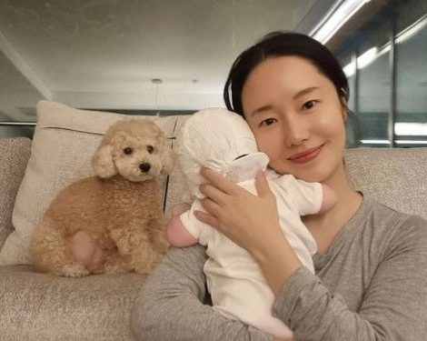 “벌써 반려견과 대화” 이정현, 생후 2개월딸 옹알이에 감탄하는 엄마