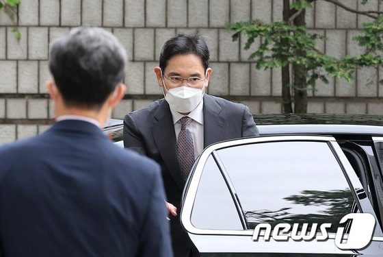 “할 일 많은데”…이재용 부회장, 만54세 생일날에도 재판 출석