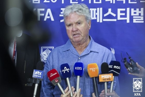 히딩크 감독의 조언 “벤투호, 축구 스타일 유지하길…실수는 줄여야”
