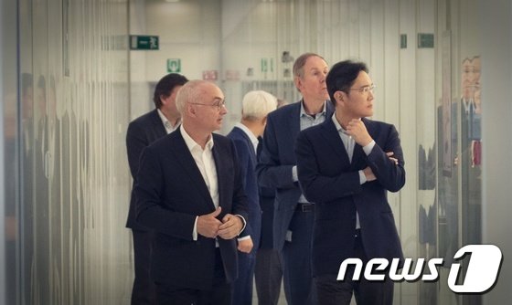 이재용 ‘초격차 기술’ 보여줬다…TSMC 잡을 3나노 세계 최초 양산