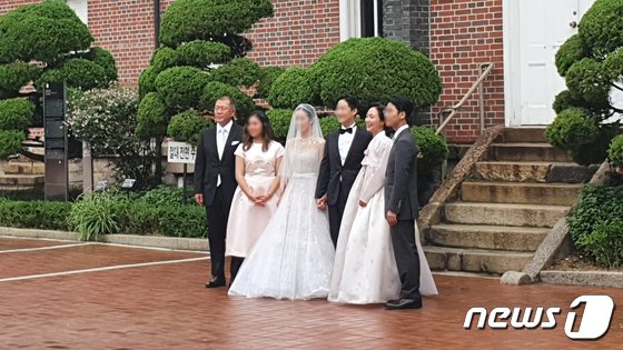 장재훈 사장 “7월부터 일본서 車 인도”…정의선 딸 결혼식 ‘현대家 총출동’