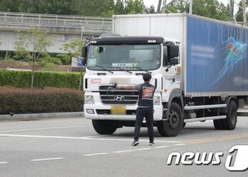 ‘화물연대 볼모’ 울산 현대차…협력·부품사도 “곧 멈춘다”