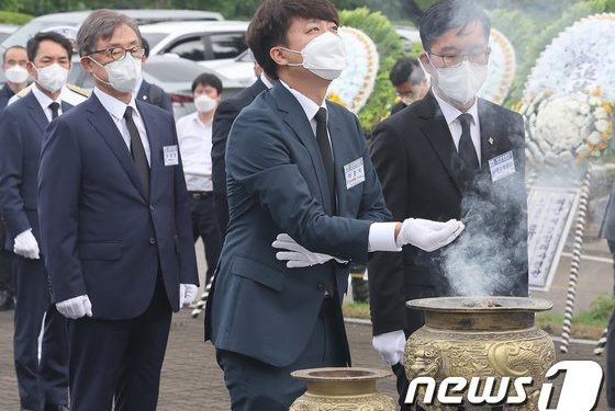 변희재 “윤핵관 똘똘 뭉쳐 이준석 ‘토사구팽’…李, 정면으로 들이받아라”