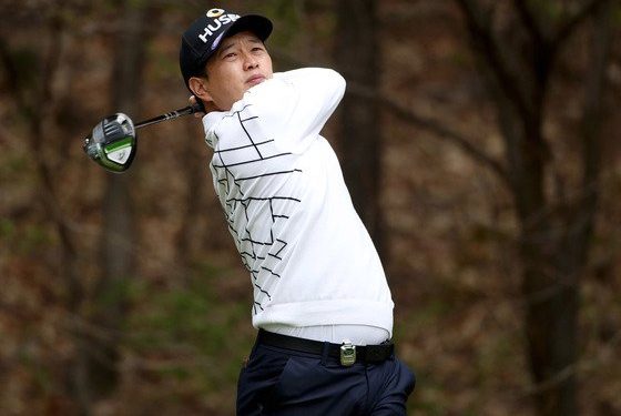 강윤석·이상엽, 코리안투어 SK텔레콤 오픈 2R 공동선두
