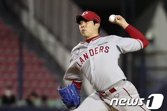 SSG, KT 꺾고 40승 고지 선착…’8승’ LG 켈리는 다승 단독 1위로