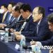 불황에 지갑 닫는 기업들…지주사, 현금 65조 돌파