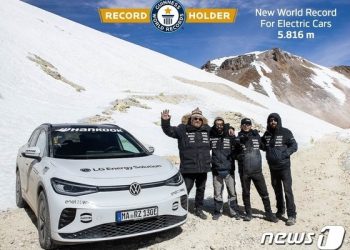 한국타이어, 폭스바겐 기네스 신기록 참여로 기술력 입증…”전기차 최고도주행”