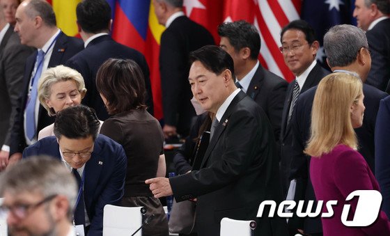 尹대통령, 나토 마지막 날도 ‘경제’…정상 세일즈 외교 총력