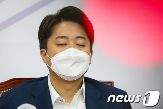 태풍일까 미풍일까…이준석 윤리위, ‘윤심’에 달렸다