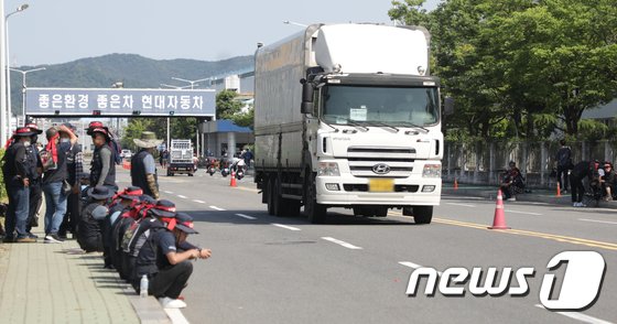 가다서다 반복하는 현대차 공장…사무직까지 투입해 ‘탁송’ 나섰지만 ‘고비 임박’