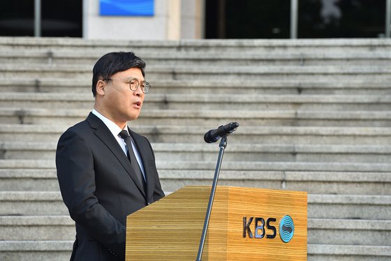 故송해, 마지막 KBS 출근…김의철 사장 “은혜 평생 잊지 않을 것”