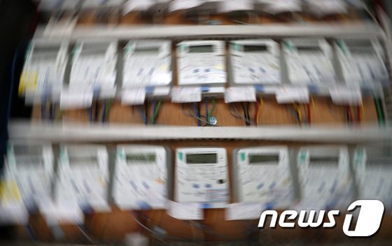 ‘경제 위기, 원팀으로 머리맞댄다’…오늘 당정대 협의회