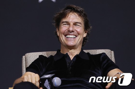 톰 크루즈 “한국의 50대 男 팬들에? ‘탑건: 매버릭’ 보고 울어도 돼