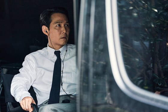 ‘헌트’, 이정재의 연출·연기·제작 1인3역…”고뇌하는 예술가”