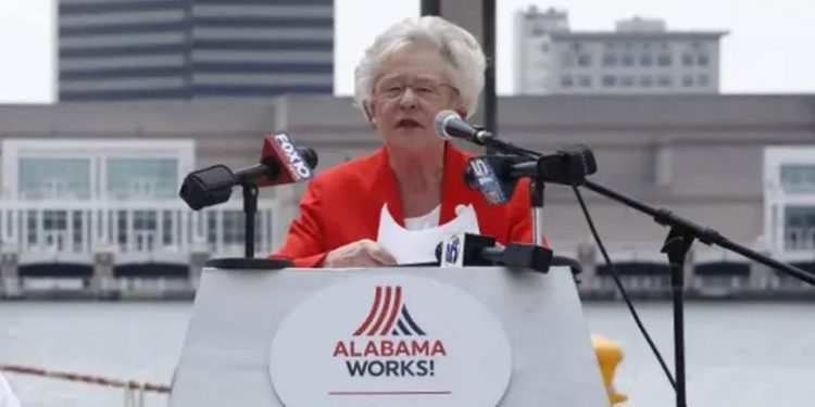 케이 아이비 주지사: 인력 달성 목표에 “레이저 초점”