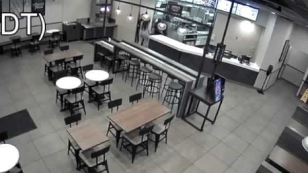 “음식 잘못 나와” 항의했다고…두 여성에 끓는 물 부은 직원